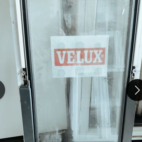 Velux takvindu kun vært montert