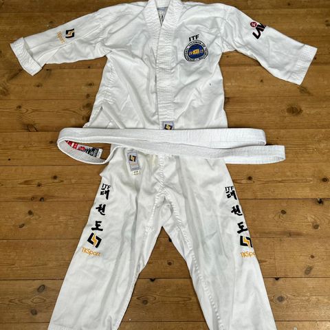 Taekwondo drakt barn - str. 130