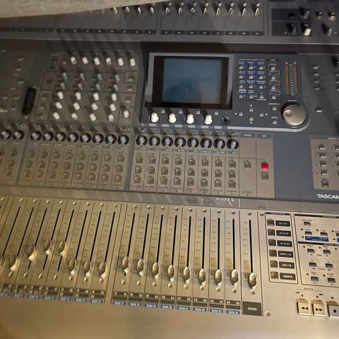 Ny pris ! En god Tascam DM4800 tilsags inkludert motu