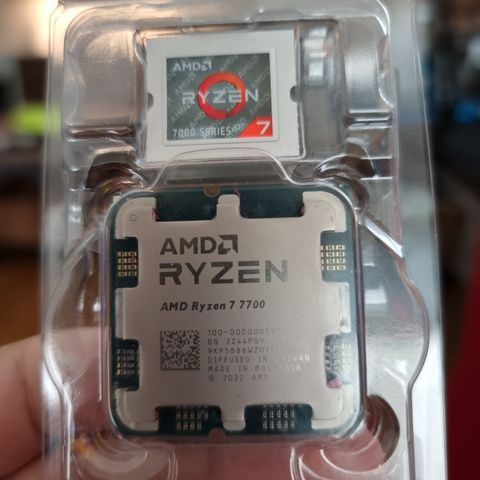 AMD RYZEN R7 7700 CPU