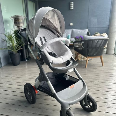 Nesten ny stokke barnevogn