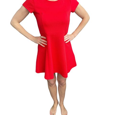 Kjempefin rød kjole - Diveded/HM- 40