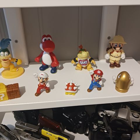 Diverse figurer fra Super Mario