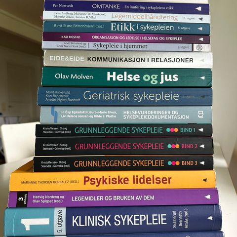 SYKEPLEIEPENSUM: informasjon og pris i beskrivelsen