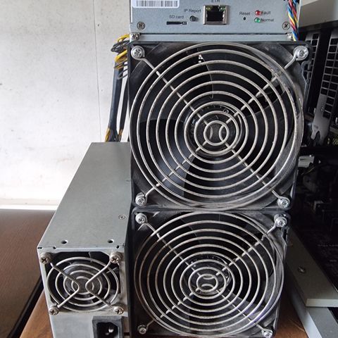 Antminer Z15