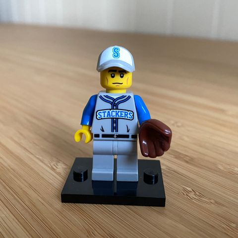 LEGO Minifigure Series 10 - Baseball Fielder