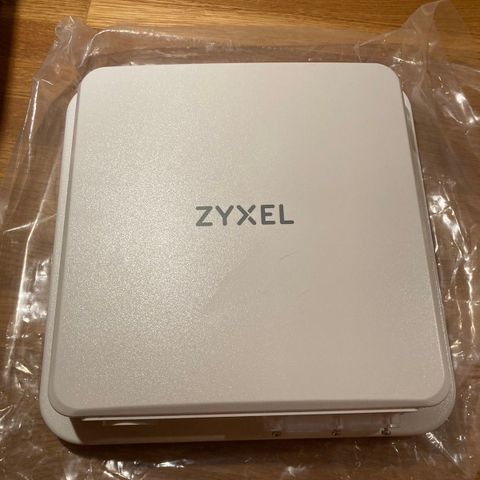 ULÅST Zyxel NR7102 5G router, kan brukes med alle SIM-kort