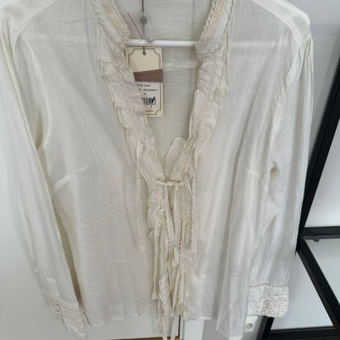 Cream bluse