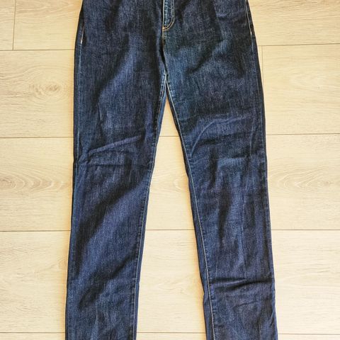 Armani jeans J18 Dahlia str. 33