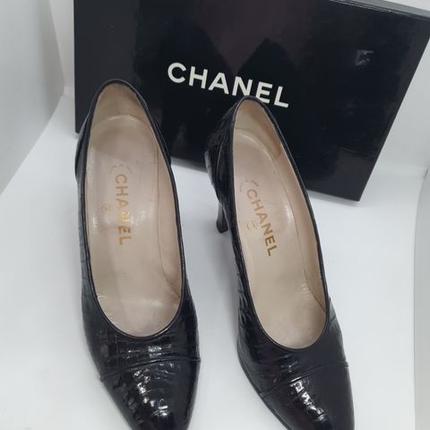 Chanel Escarpin sko i krokodille skinn.