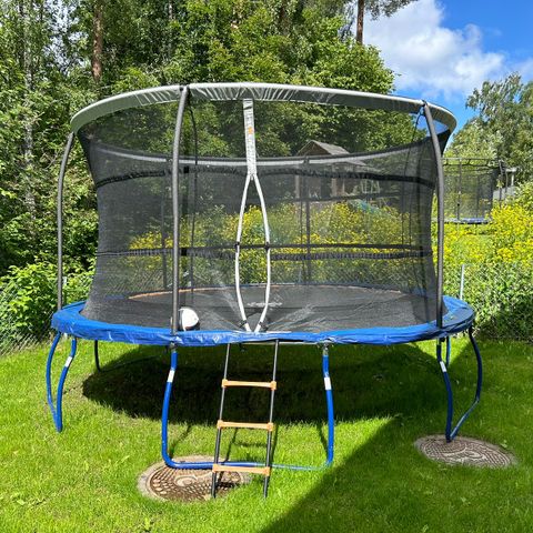 Ny trampoline selges (kjøpt april 2024) 4,26 m