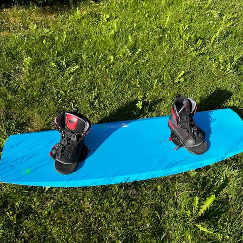 Wakeboard pakke - wakeboard, bindinger og vest!