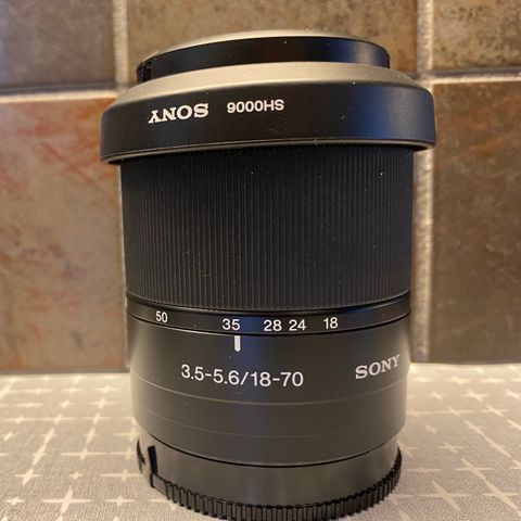 Sony 18-70mm f/3.5-5.6 DT