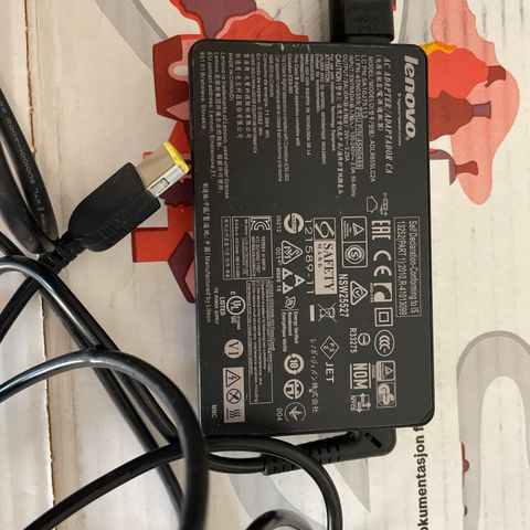 Lenovo lader / AC adapter 65 watt (Slim Tip)