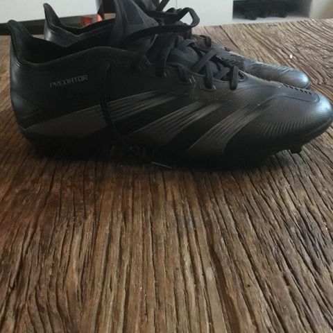 Som nye Fotballsko Adidas predator str 43-1/3