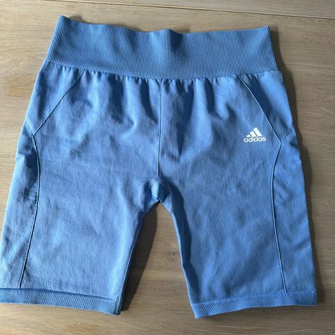 Adidas shorts str xl nydelig blå