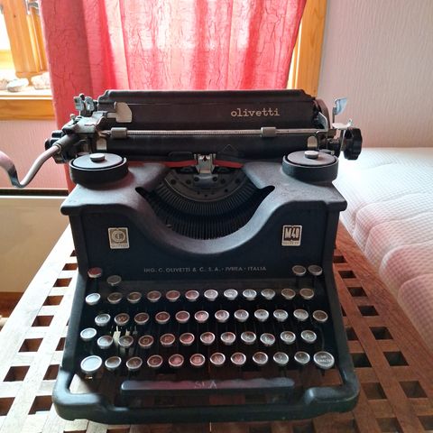 Olivetti skrivemaskin