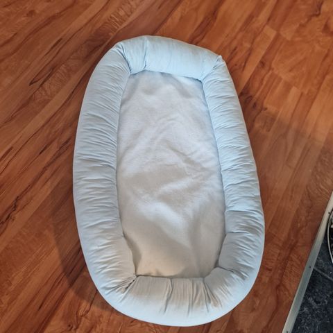 Blått babynest