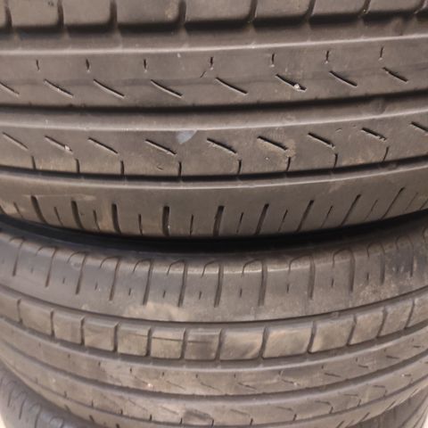 Veldig bra 4 sommerdekk Pirelli 215/65/17