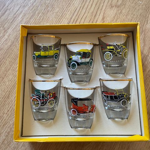 Veteran cars shot glass