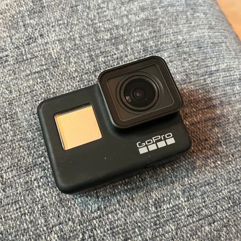 GoPro Black 7 med dobbel lader, to batterier og minnebrikke