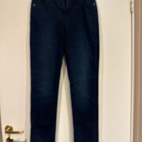 Bessie jeans , w27 L32