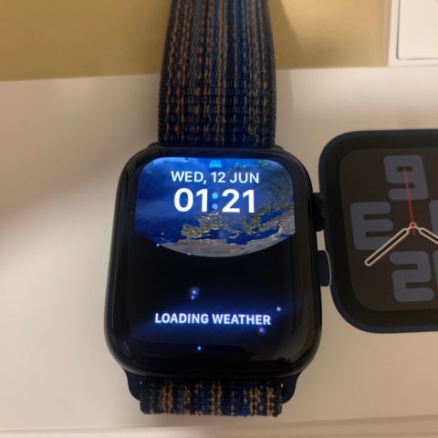 Selger helt ny Apple watch 2 GEN