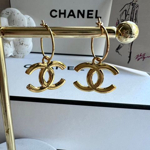 Chanel Hoops er i forgylt sølv ✨ Redesign 💫