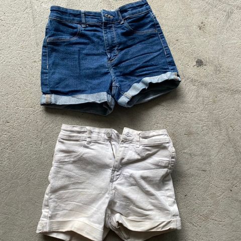 To denim shorts str 134 selges samlet