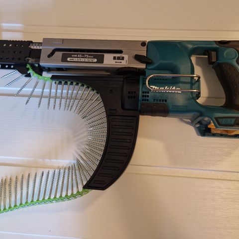 Makita DFR750 skruautomat