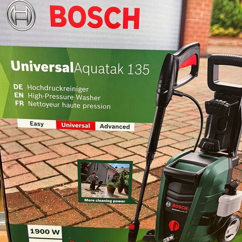 Bosch Universal Aquatak 135 med tilbehør til hjem og bil