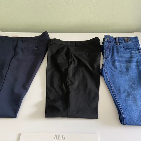 Dressbukse og Jeans til gutt i str 164. Pris 350