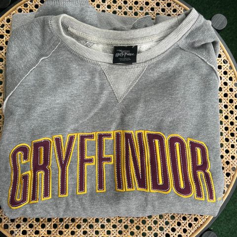 Harry Potter merch genser GRYRFFINDOR