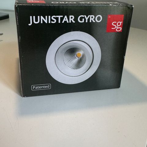 2 stk - Junistar Gyro matt-hvit 8w LED 2700k - Vridbar spotlight