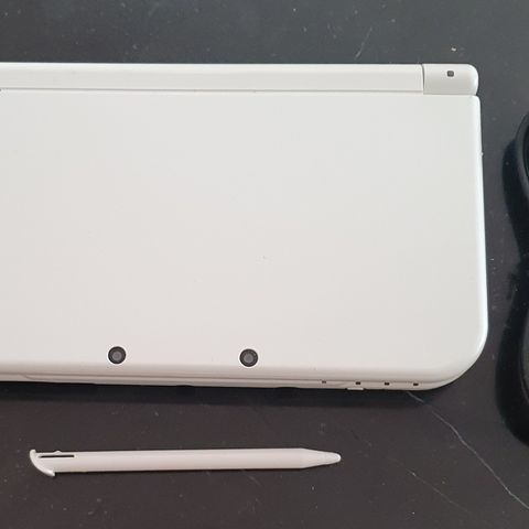 New Nintendo 3DS XL med IPS topp og stort minnekort