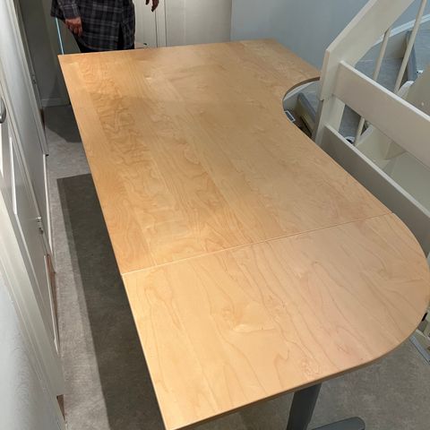 stort "vintage" arbeidsbord fra Ikea   ypperlig til atelier eller som sybord.