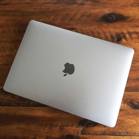 Macbook pro 13-inch M1 (2020)