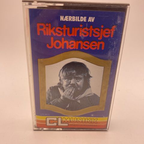 Nærbilde Av Turistsjef Johansen Kassett