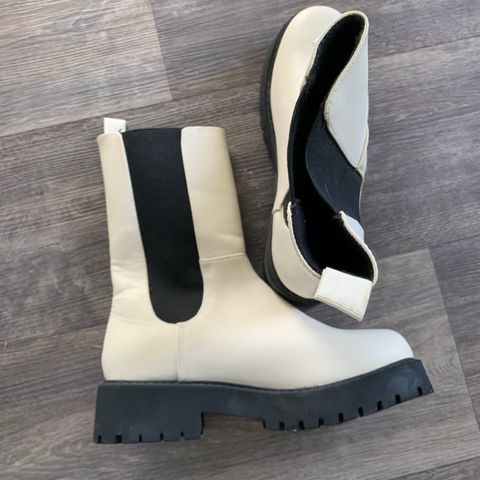 Nye Monki Vegan Boots