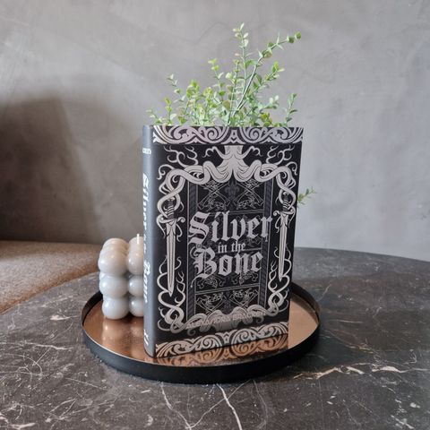 Owlcrate | Silver in the Bone (signert)