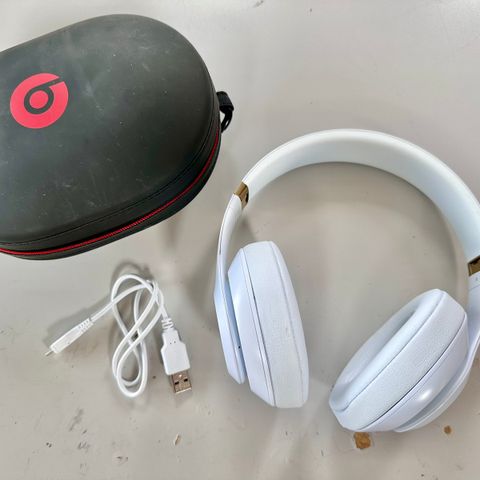 Beats studio3 hodetelefoner