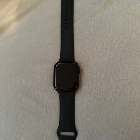 Apple Watch SE (2nd) 44mm aluminium midnatt med midnatt bånd