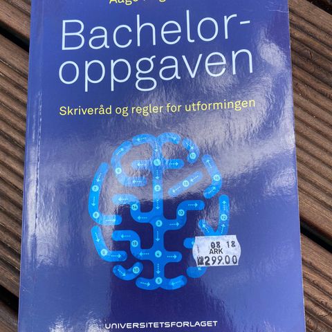 Bacheloroppgaven - skriveråd og regler for utforming