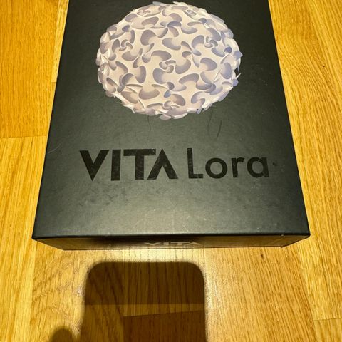 Vita Lora taklampe 45 cm