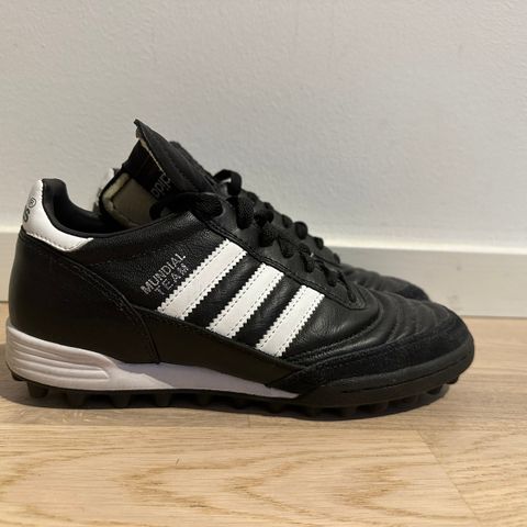 Adidas Mundial str 36 - brukt en gang