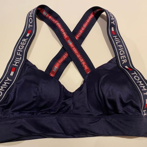 1/2 pris spar 300kr: Nytt flott kult Tommy Hilfiger sett i navy 2 deler str. S