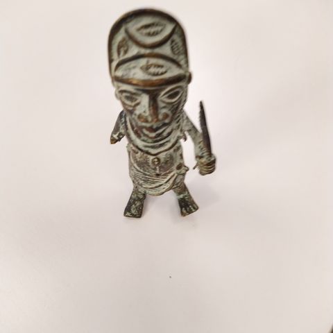 Afrikansk bronse figur