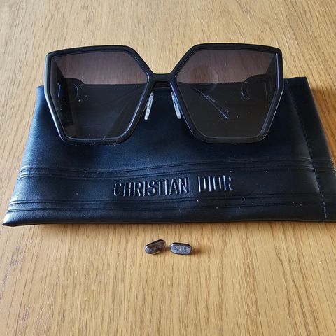 Dior 30Montaigne BU solbriller