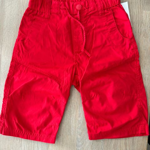 Ny/ubrukt shorts str. 110 selges billig