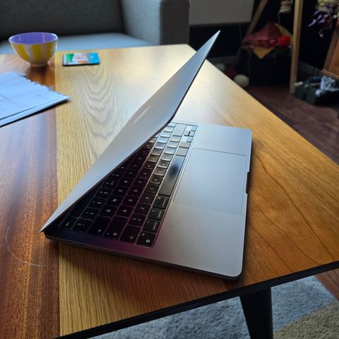 MacBook Pro M1 13" 2020, 8GB RAM, 256GB SSD